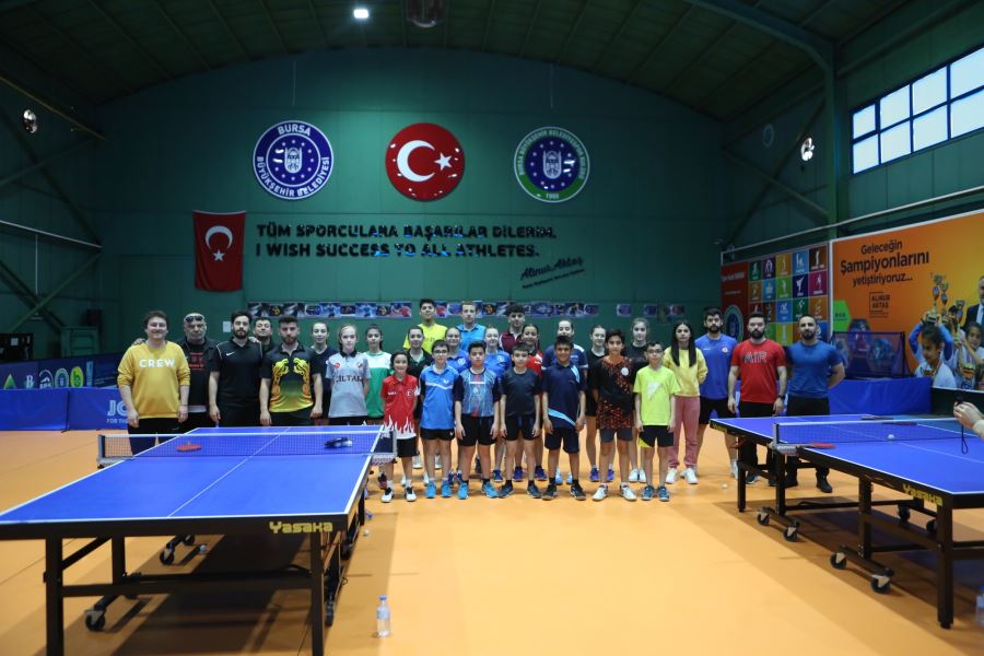 Depremzede gençlere sportif destek