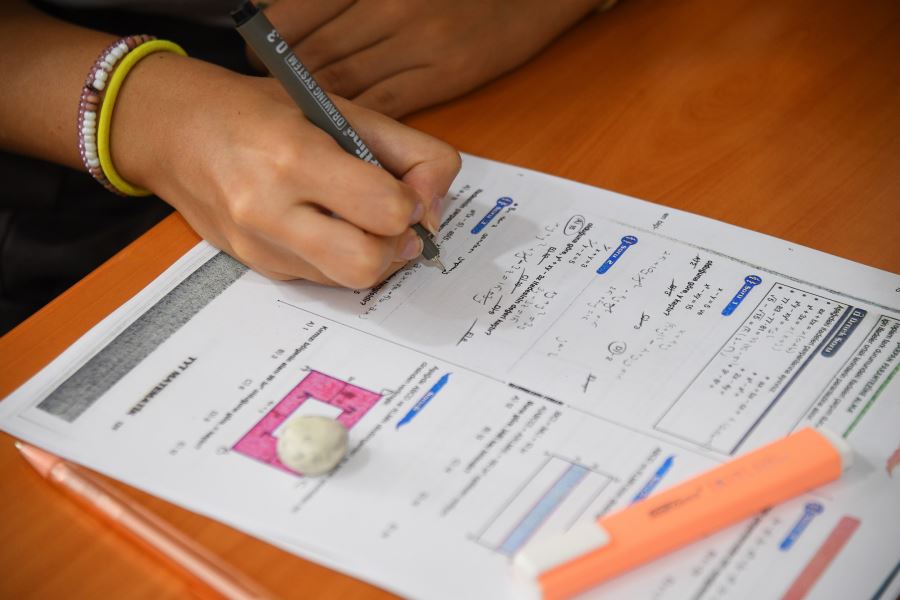 DEPREMZEDE ÖĞRENCİLERE YKS VE LGS DESTEĞİ