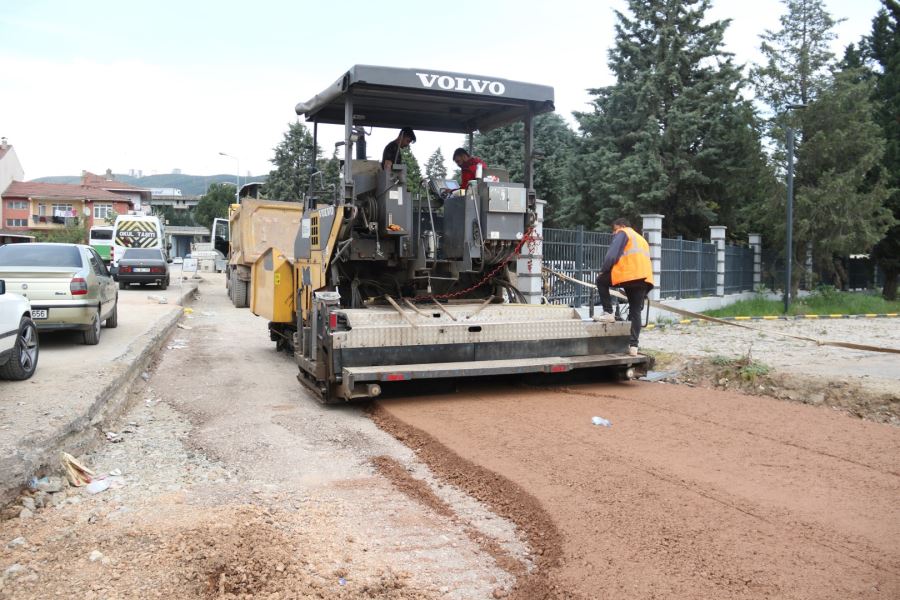 Derince Millet Bahçesi çevresine  asfalt ve yaya kaldırımı