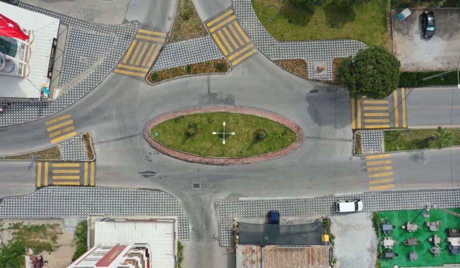 DİDİM’DE YENİ YAPILAN KAVŞAĞIN PEYZAJ ÇALIŞMALARI TAMAMLANDI
