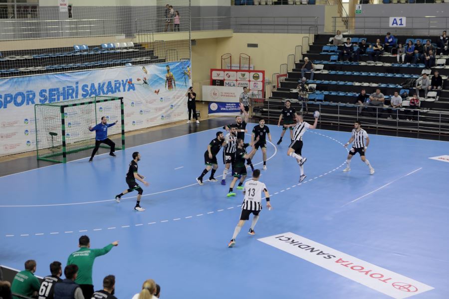 Düdüğe 5 saniye kala gelen altın gol: Büyükşehir Hentbol büyük finale çok yakın