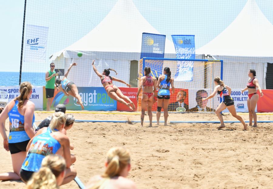 EHF Plaj Hentbolu ebt Finalleri, Konyaaltı'nda başladı