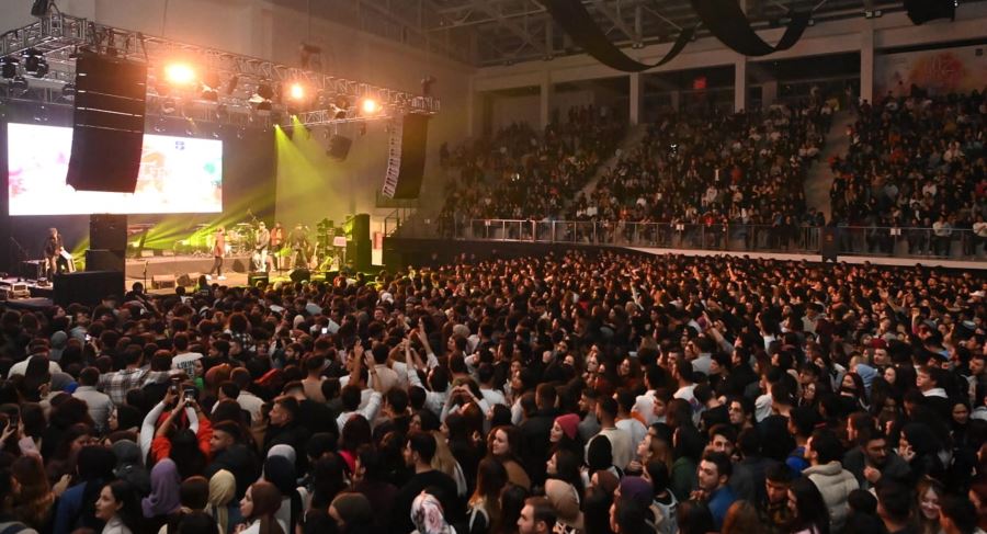 Emir Can İğrek konserine büyük ilgi