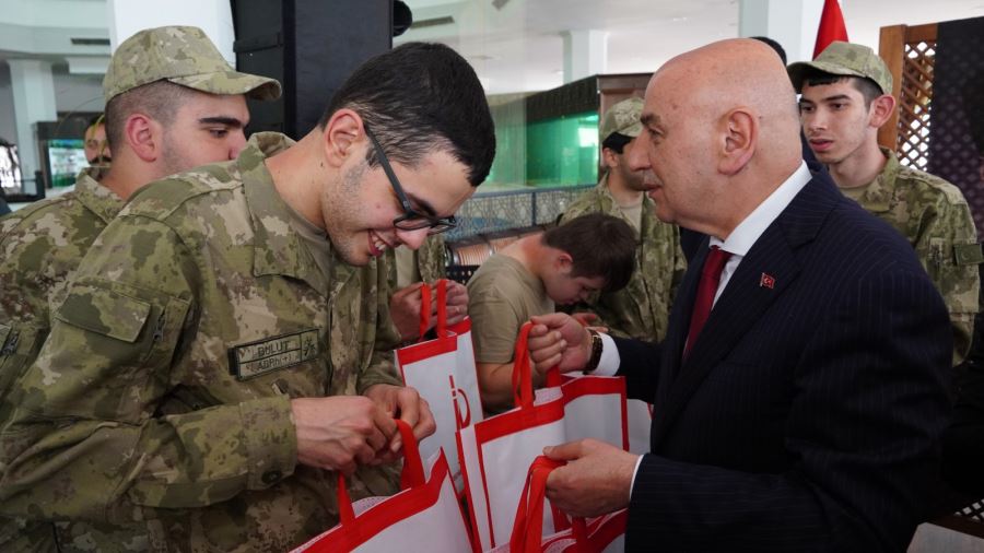 EN ÖZEL ASKERLER TEZKERELERİNİ ALDI