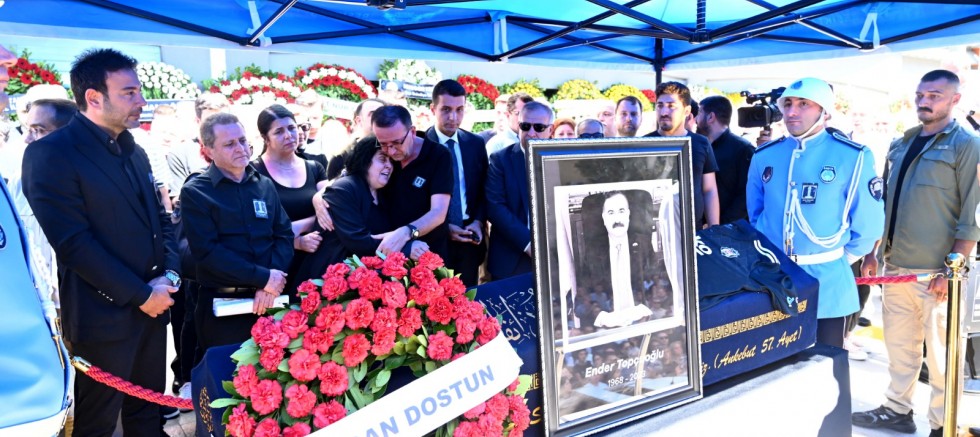 ENDER TOPÇUOĞLU BEŞİKTAŞ’TA TÜRKÜ VE DUALARLA UĞURLANDI  - GÜNDEM - İnternetin Ajansı