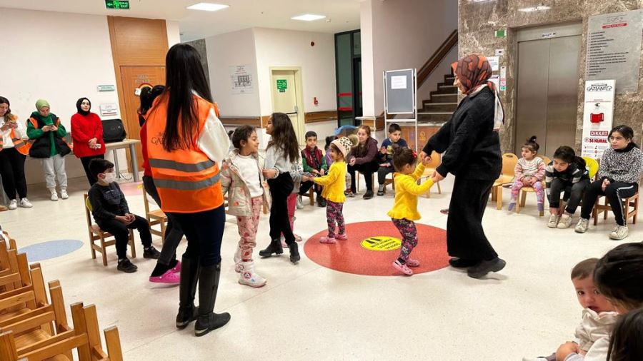 ENGELSİZ YAŞAM MERKEZİNDE DEPREMZEDELER İÇİN ÇALIŞMALAR DEVAM EDİYOR