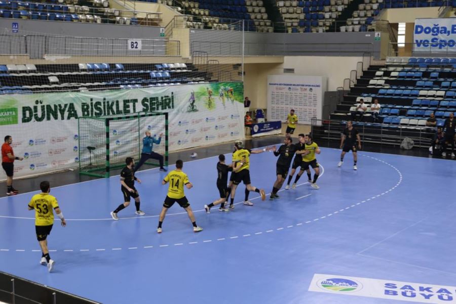 Erkekler Süper Ligi'nde son finalist üçüncü maçta belli olacak