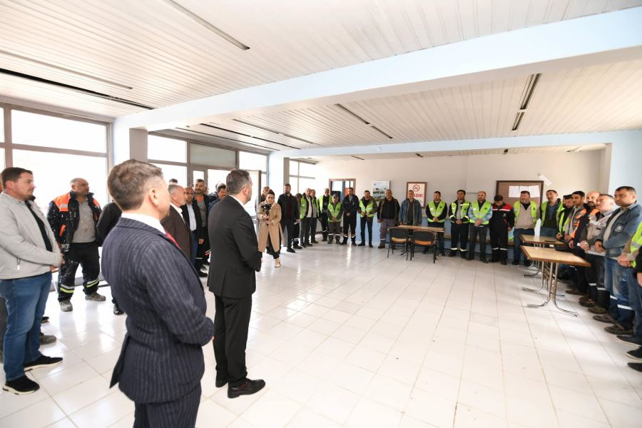 Ertuğrul Başkan Personelle Bayramlaştı