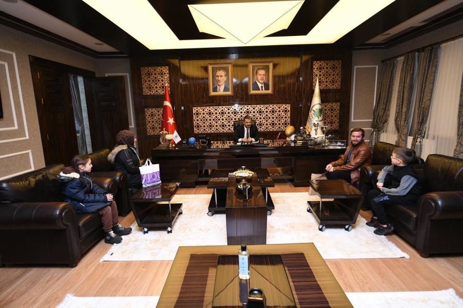 Ertuğrul Başkan'a Azranur'dan Sevgi Dolu Mektup