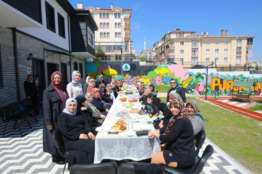 Ertuğrul Başkan’dan Alev Alatlı Hanım Evine Ziyaret