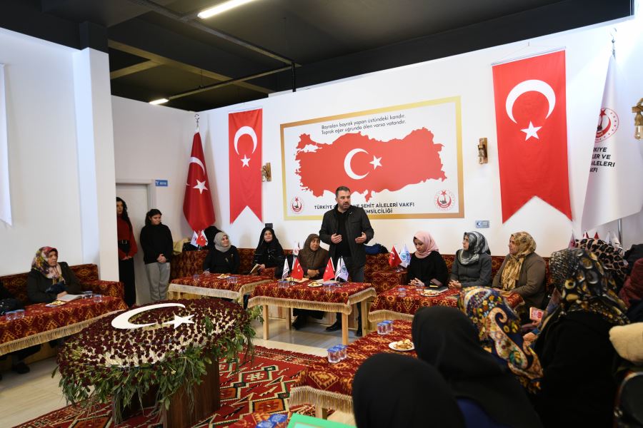 Ertuğrul Başkan’dan Şehit Anneleri ile Birlikte Depremzedelere Dua