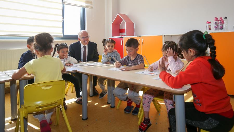 ESKİ BAŞBAKAN YARDIMCISI MEHMET ŞİMŞEK, GASMEK PROF. DR. AZİZ SANCAR EĞİTİM VE SANAT MERKEZİ’Nİ ZİYARET ETTİ