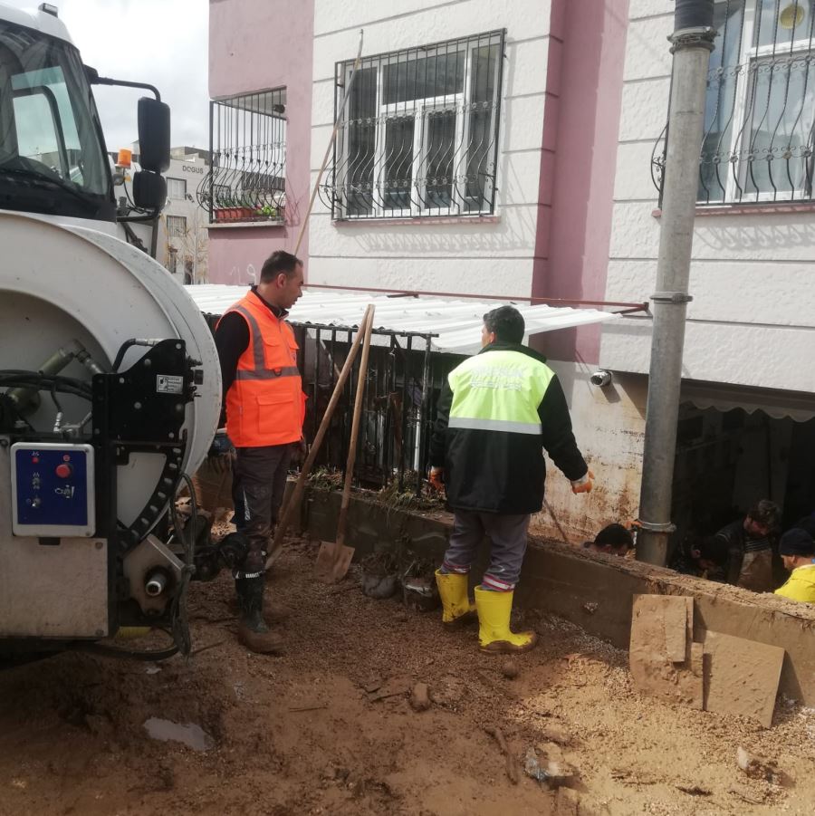 ESKİ EKİPLERİ SEL AFETİNİN YAŞANDIĞI ŞANLIURFA’DA