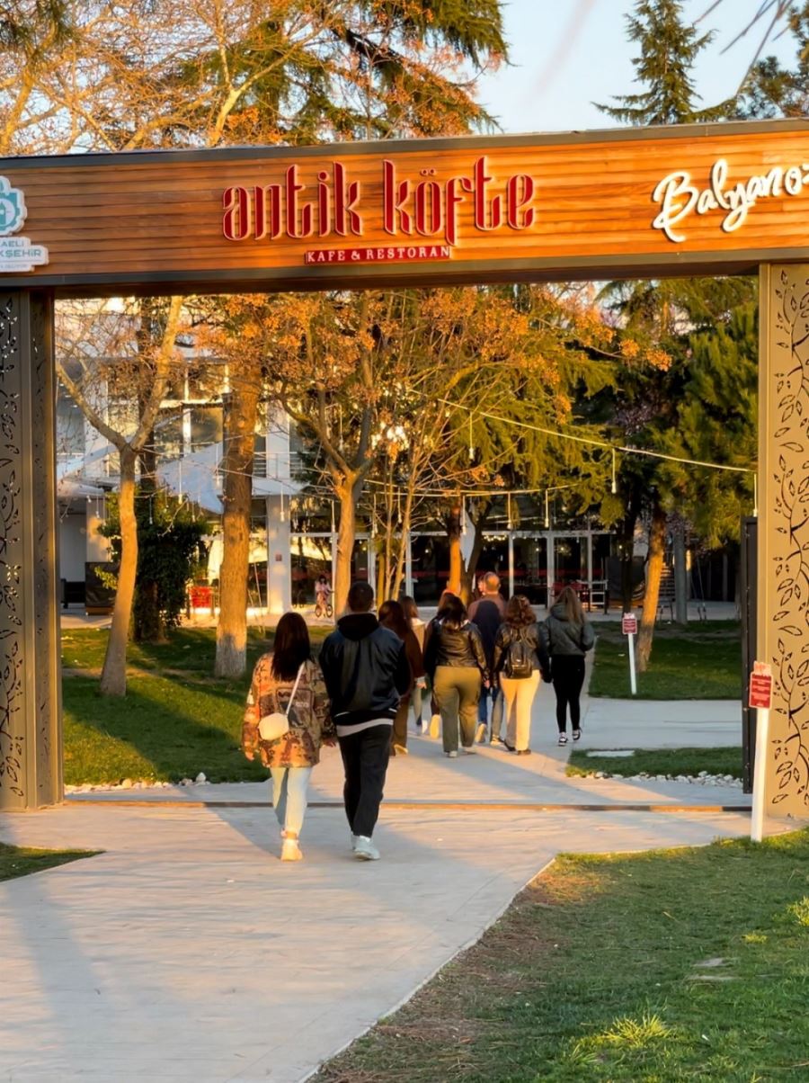Eski Ramazanlar Maide Restoran ve Antik Köfte’de