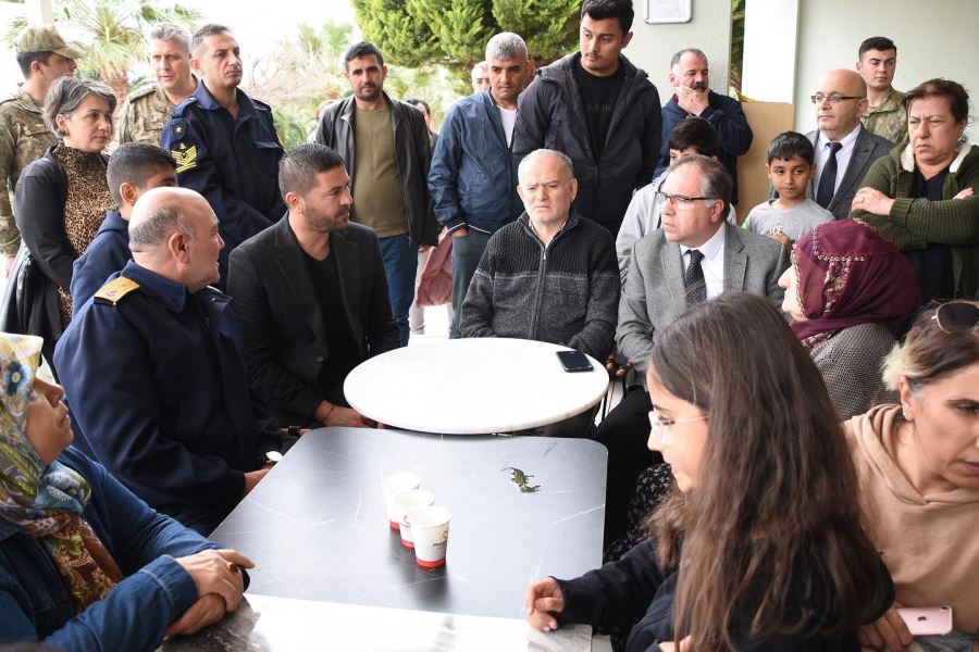 FOÇALILAR DEPREMZEDE KOMŞULARININ YANINDA