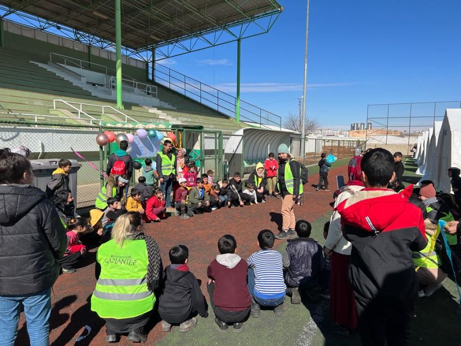 GAZİANTEP BÜYÜKŞEHİR, DEPREMZEDE VATANDAŞLARA PSİKOLOJİK DESTEK SAĞLIYOR