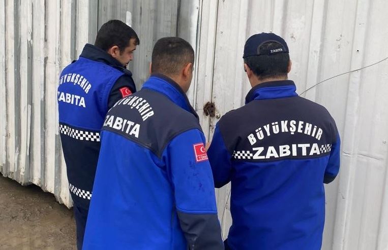 Gebze'de çevreyi kirleten iki işyerinin faaliyetine son verildi