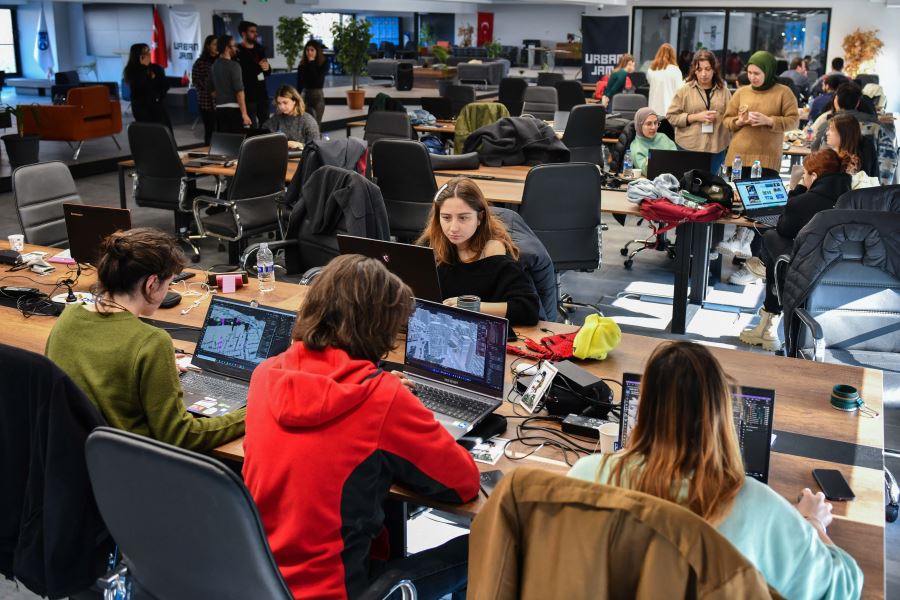 GELECEĞİN ŞEHRİ TEMALI “URBAN JAM” ABB EV SAHİPLİĞİNDE GERÇEKLEŞTİ