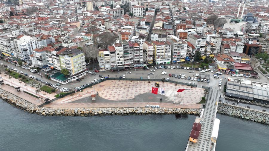 Gemlik meydanına estetik dokunuş