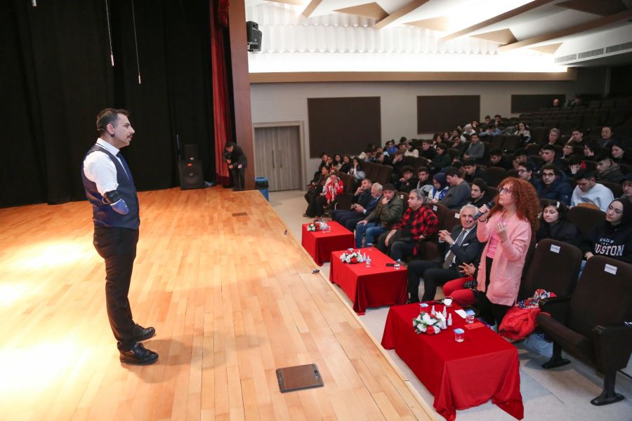 GENÇLER, 'BEN DE VARIM' DEDİ