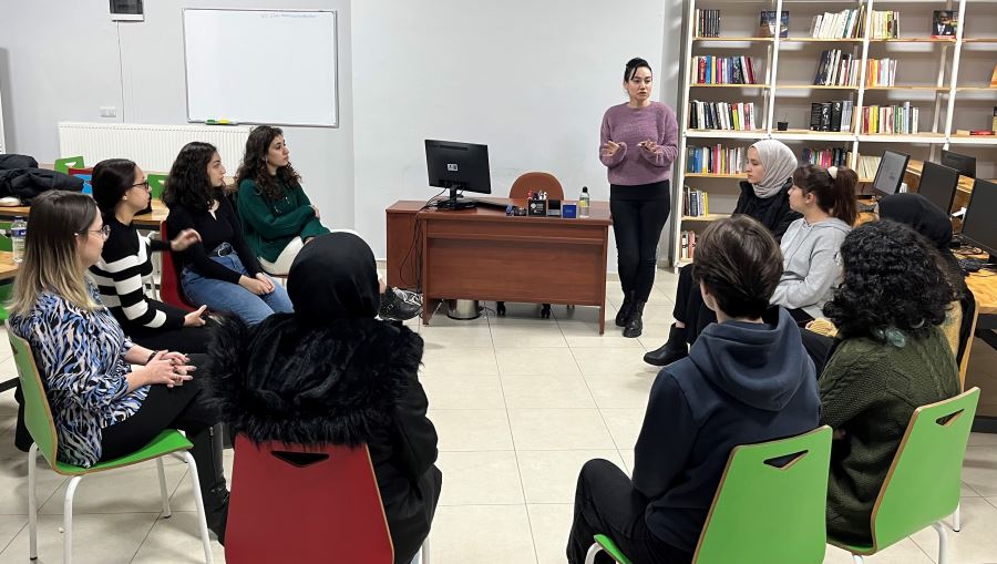 GENÇLER DENEYİMLERİNİ ATÖLYEDE PAYLAŞTI