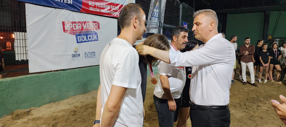GÖLCÜK PLAJ VOLEYBOLUNU ÇOK SEVDİ - TÜRKİYE - İnternetin Ajansı