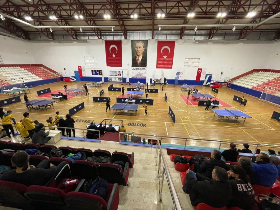 GÖLCÜK’TE MASA TENİSİNİN EN İYİ SPORCULARI BELİRLENDİ