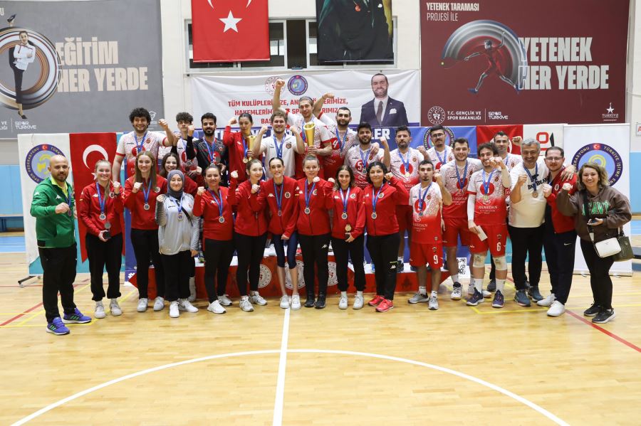 GÖLCÜK'ÜN İŞİTME ENGELLİLER TAKIMLARI 3. KEZ TÜRKİYE ŞAMPİYONU