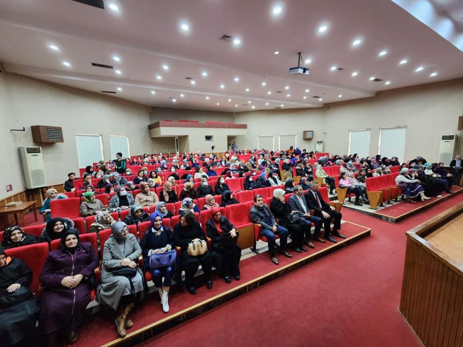GÖLMEK EĞİTMENLERİ VE KURSİYERLERİNE DİJİTAL PLATFORM EĞİTİMİ VERİLDİ