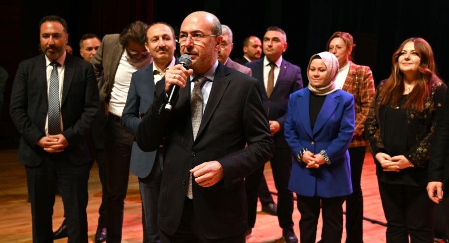 “GÖNÜLDEN GÖNÜLE ANADOLU TÜRKÜLERi” KONSERİ ÖĞRETMENLER İÇİN SAHNE ALDI