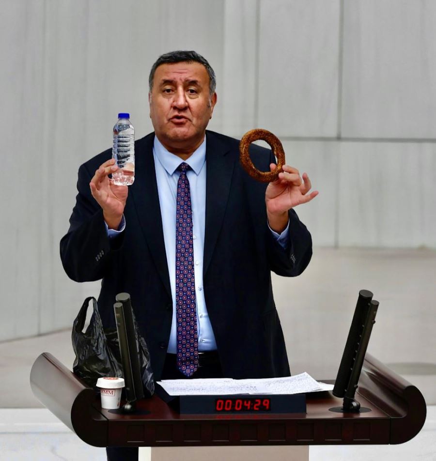 Gürer: “4 kişilik bir aile her öğünde simit ve su tüketse aylık gideri 4 bin 860 lira”
