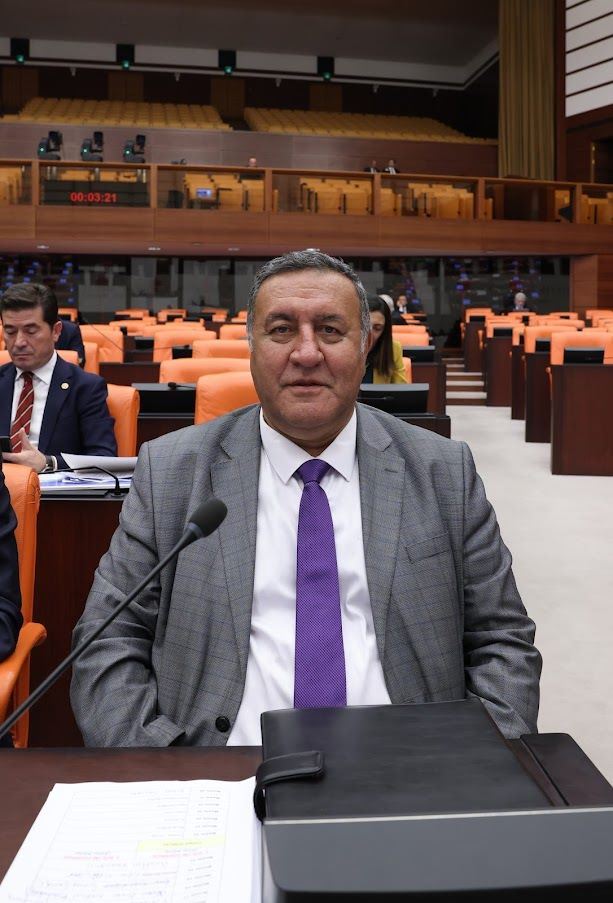 Gürer: “Çalışma yaşamı sorunlar yumağı”