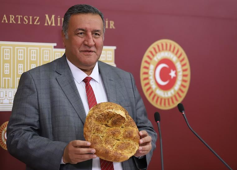Gürer: “Emeklinin sofrasından 390 ramazan pidesi eksildi”