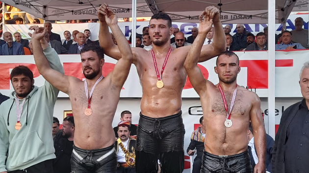 Güreşte Madalyaya Doymuyoruz