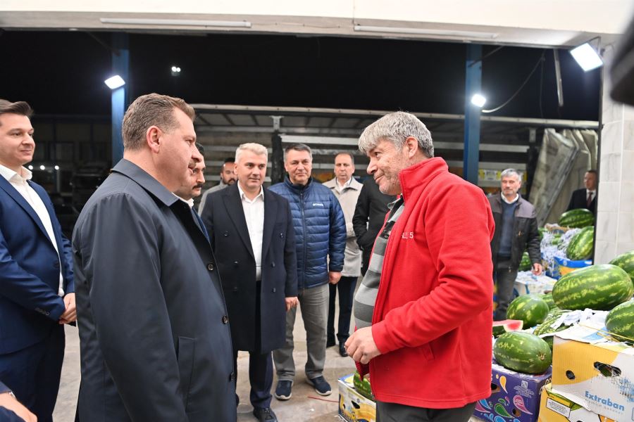 Hal esnafıyla kahvaltı yaptılar