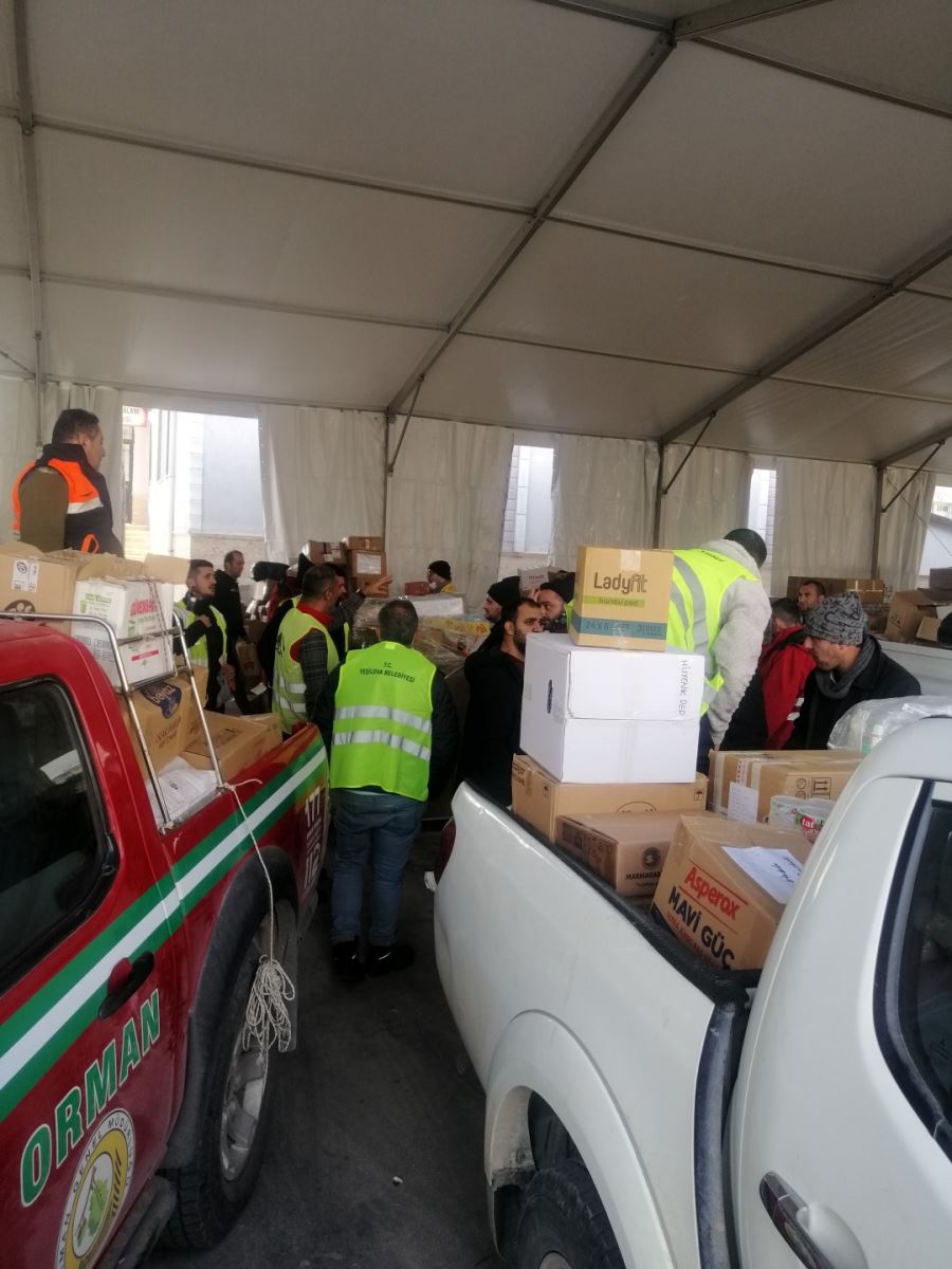 Hatay Defne’ye ulaşan tüm yardımlar Büyükşehir koordinesinde dağıtılıyor