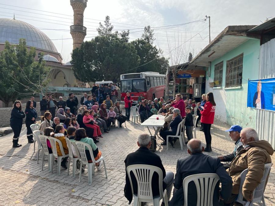 Hülya Erdem, köylüyü baş tacı ediyor