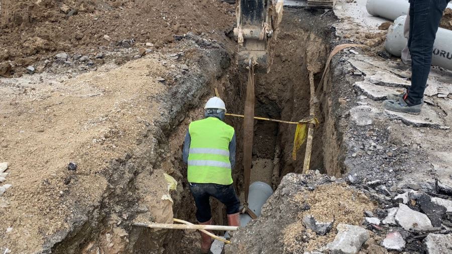 Hüyük Caddesi’nin atık su hattı yenileniyor