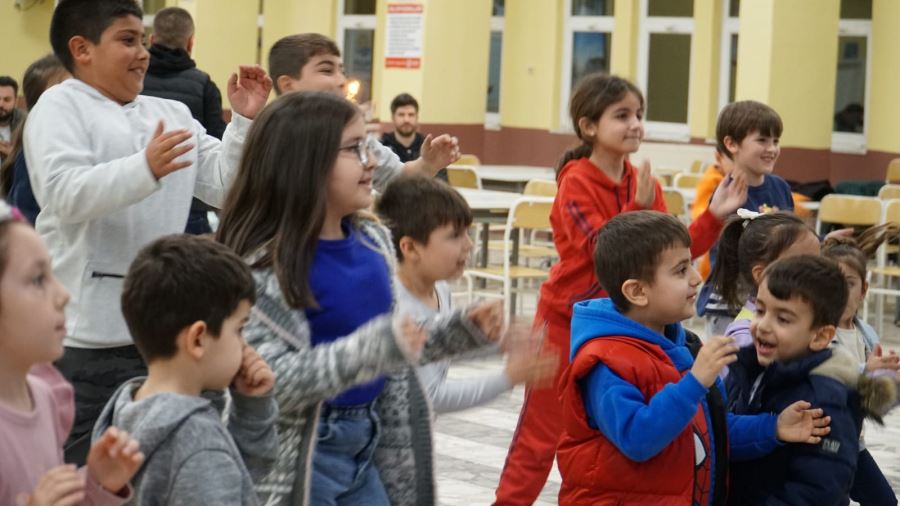 İHSANİYE'DE GELENEKSEL RAMAZAN AKŞAMI ÇOCUK ŞENLİĞİ COŞKUSU