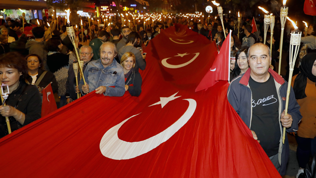 İLELEBET CUMHURİYET! YAŞASIN CUMHURİYET!