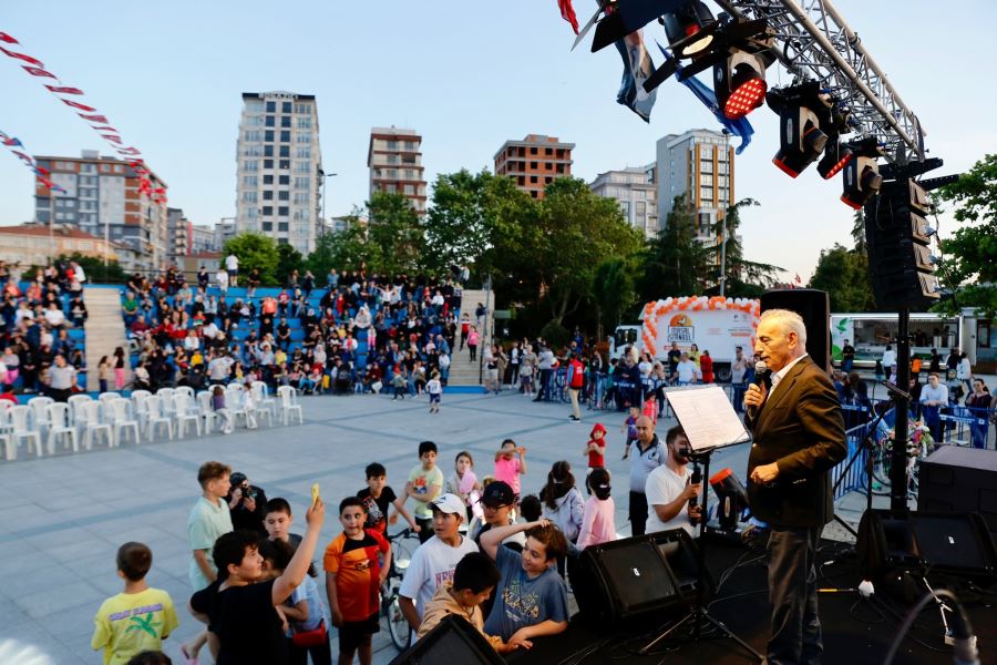 IV. MASAL İSTANBUL FESTİVALİ’NE KÜÇÜKÇEKMECE GÖLÜ’NDE RENKLİ AÇILIŞ