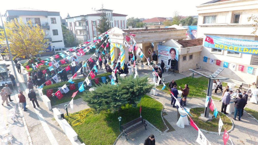 İyi Parti Menderes’ten şölen havasında kongre
