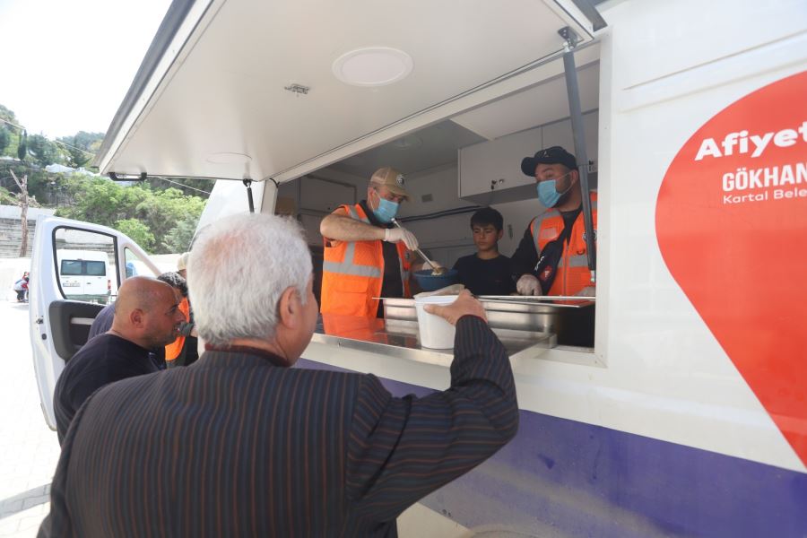 Kartal Belediyesi Hatay’da 225 Bin Kişilik Yemek Dağıttı
