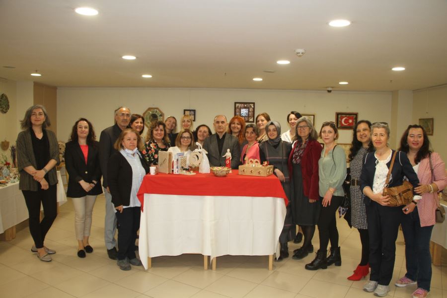 Kartal Belediyesi’nde Cumhuriyet’in 100. Yılı Seramik Sergisi Açıldı