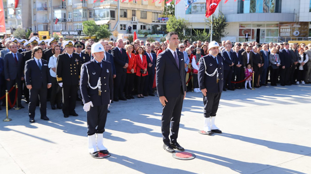 Kartal’da Cumhuriyet Bayramı Dolayısıyla Çelenk Töreni Gerçekleştirildi