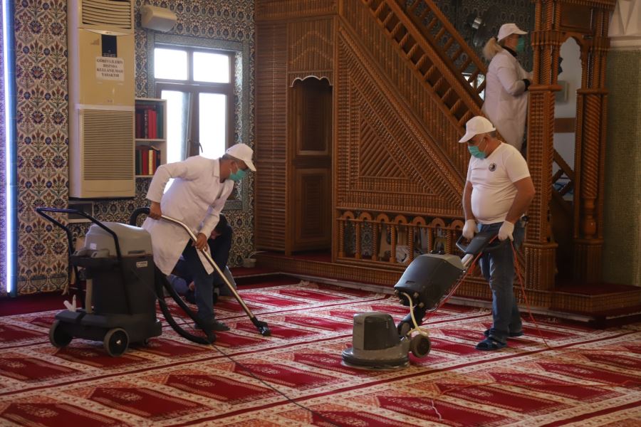 Kartal’daki İbadethanelerde Kapsamlı Ramazan Temizliği