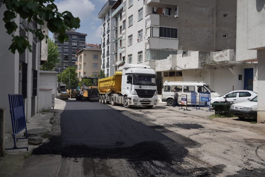 Kartal’ın Yolları Yenileniyor, Asfalt Çalışmaları Tüm Hızıyla Devam Ediyor