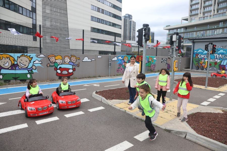 Kartallı Minikler Trafik Haftası’nda Kuralları Öğrenip Parkura Çıktı