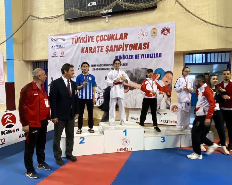 KARTEPELİ ASLI BERA KURT TÜRKİYE İKİNCİSİ OLDU