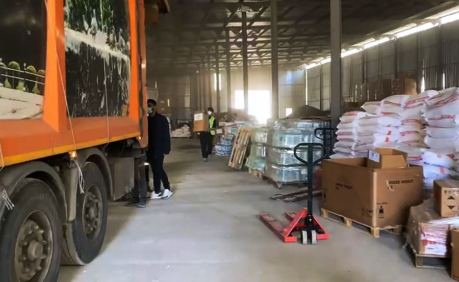 KEÇİÖREN BELEDİYESİ TIRLAR DOLUSU SU GÖNDERİYOR